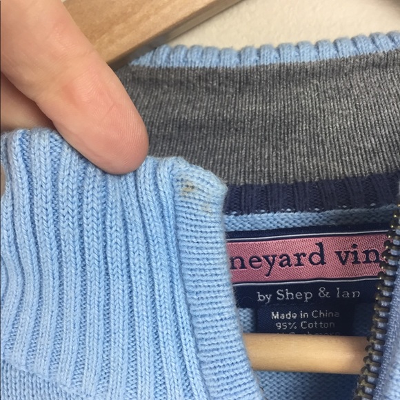 **SOLD**Vineyard Vines Men’s half zip pullover sweater- Lg - Picture 5 of 5